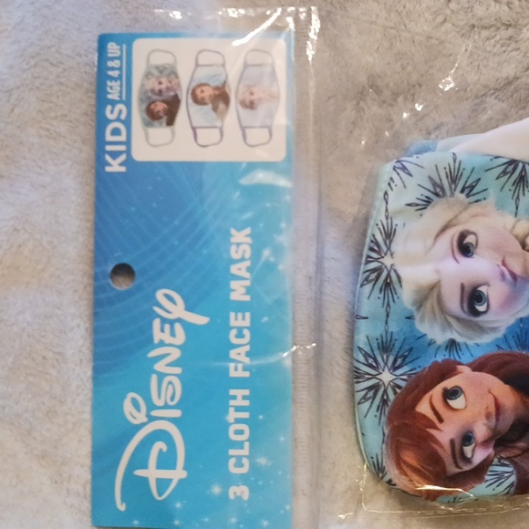 NWT Disney FROZEN ELSA & ANNA (3) CLOTH Face MASKS in a Package Kids AGE 4 & UP - Picture 3 of 4